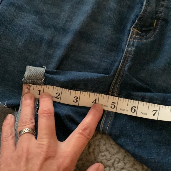 GAP women’s mid rise raw hem cuffed shorts medium wash size 27 - Picture 13 of 13